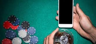 IDR66 Aplikasi Mobile – Tampilan fitur taruhan olahraga dan slot kasino di antarmuka aplikasi idr66